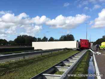 Vrachtwagen gekanteld op de Knokkebaan tussen Knesselare en Aalter