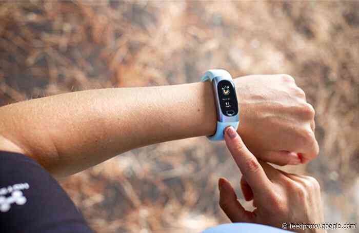 Hela wearable glucose monitor and smartwatch