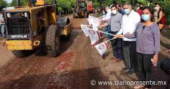 Gobierno de Comalcalco inicia pavimentación calles y caminos en comunidades de cupilco - Diario Presente
