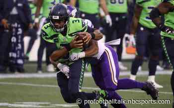 Vikings dominate first half, taking 13-0 lead over Seahawks into locker room