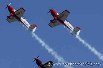 At Wings Over Houston Airshow, an annual affair adapts to peculiar pandemic year - Houston Chronicle