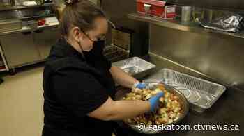 "Making sure no one misses out": Lighthouse hosts physically-distanced Thanksgiving dinner