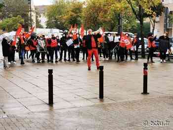 Seine-et-Marne. 40 grévistes devant la mairie de Savigny-le-Temple, une délégation reçue - actu.fr