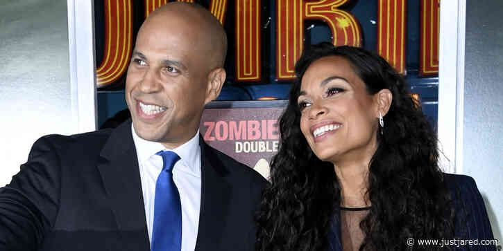 Cory Booker Talks Living With Girlfriend Rosario Dawson: 'It's Really Nice'