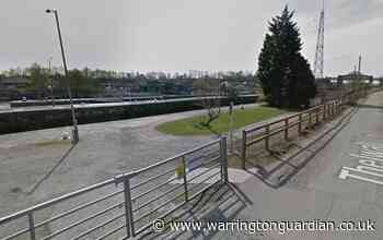 Man rescued after falling into canal near Latchford Locks - Warrington Guardian