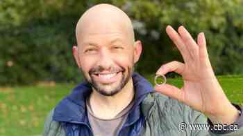 Actor Jon Cryer finds lost wedding ring thanks to Vancouver jewelry sleuth