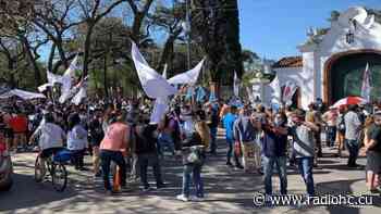 Organizacionzs progresistas argentinas realizaron una concentración en Buenos Aires de apoyo al presidente Fernández - Radio Habana Cuba