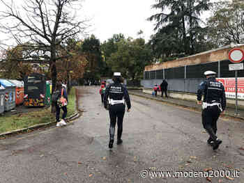 Controllo norme anti-Covid19 davanti alle scuole fioranesi - Modena 2000