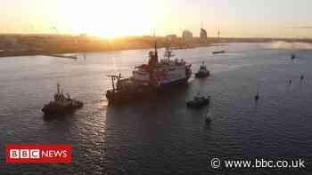 German ship completes historic Arctic expedition