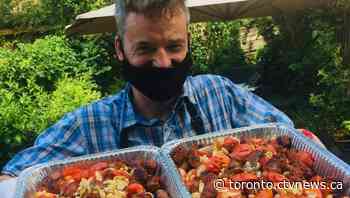 'Food is Love': Volunteers look to continue feeding Toronto with 'The People's Pantry'