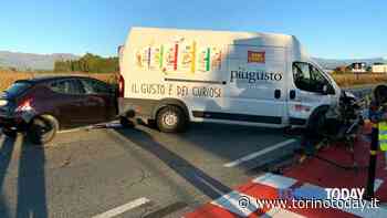 Incidente in tangenziale a Collegno: si scontrano auto e furgone, tratta bloccata e lunghe code