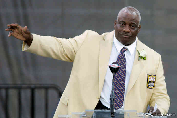Fred Dean, Hall of Fame Chargers and 49ers pass rusher, dies at 68