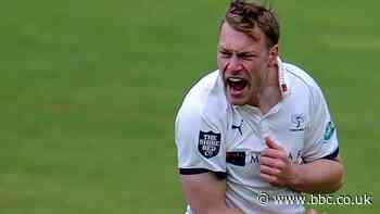 Matthew Waite: Yorkshire all-rounder agrees two-year contract extension