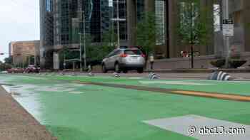 Houston drivers now face fine for parking in bike lanes - KTRK-TV