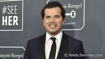 John Leguizamo: Latinos voting for Trump, GOP is 'like roaches for Raid'