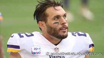 Harrison Smith tries to will the Vikings’ defense toward finishing games