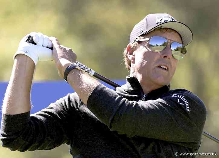 Mickelson maintains 100% win record on Champions Tour