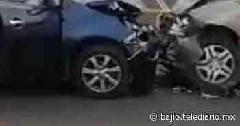 Choque en carretera Valle de Santiago a Salamanca deja 2 lesionados - Telediario Bajio
