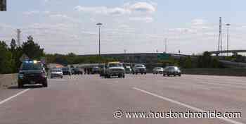 Driver killed in highway shooting in southeast Houston - Houston Chronicle