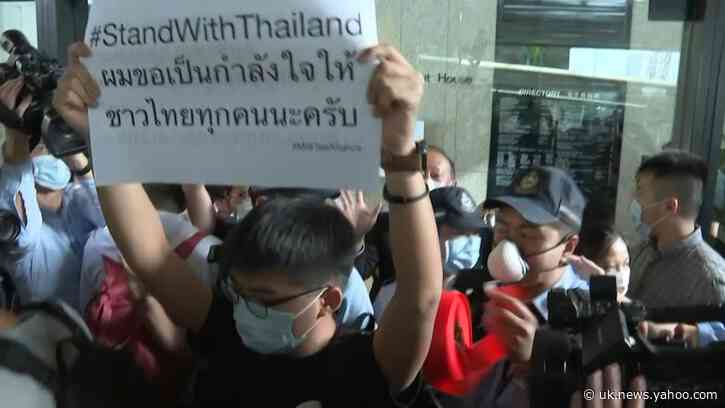 Hong Kong activists front up to Thai consulate in protest support