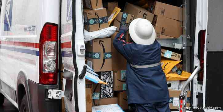 Don't wait to start your holiday shopping: experts are expecting shipping delays, low inventory, and fewer last-minute deals