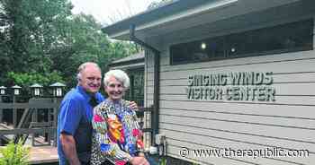 Columbus couple earns state's highest arts honor - The Republic