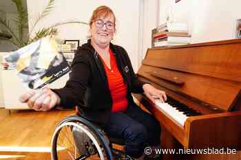 Professionele muzikanten maken album met rolstoelgebruiker Lies (40): “Ze vonden het tof om eens over iets anders dan liefde te zingen”