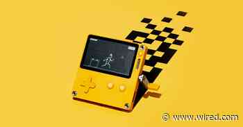 Panic's Playdate Is a Retro-Modern Handheld-Gaming Delight