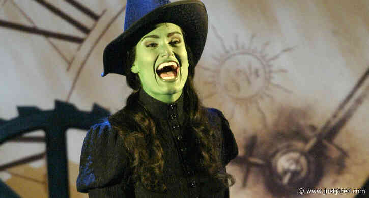 'Wicked' Movie Director Stephen Daldry Exits Project - Here's Why