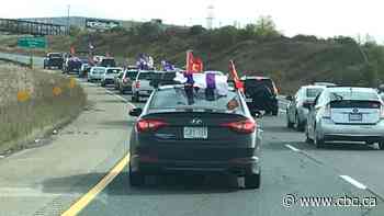 Six Nations Haudenosaunee hold rolling blockade for Mi'kmaw fishers in Nova Scotia