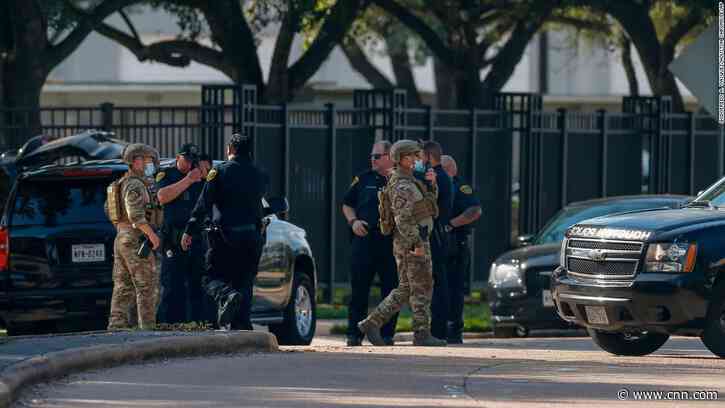 Houston police officer killed in apartment complex shooting - CNN