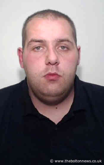 Bolton man pleads guilty to having sawn off shotgun