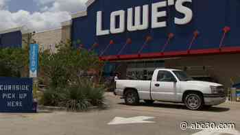 Lowe's to offer free Christmas tree delivery this year amid COVID-19 pandemic