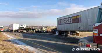 Circle Drive near College Drive closed after 3 semis crash: Saskatoon police