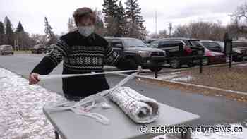 How a Sask. high school student is using plastic bags to craft sleeping mats for people living homeless
