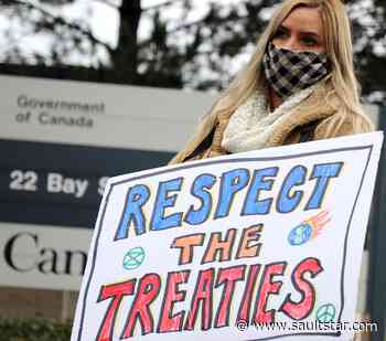 Mi'kmaq supporters critical of government, RCMP
