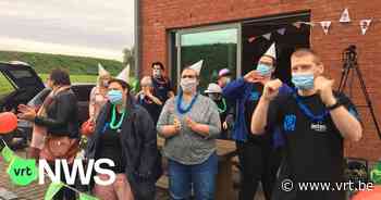 Coronaproof optreden van Yves Segers voor dienstencentrum in Borgloon: "Een groot lichtpunt voor ons" - VRT NWS