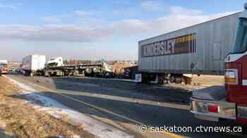 Saskatoon police investigate 3-semi crash on Circle Drive; drivers asked to avoid area