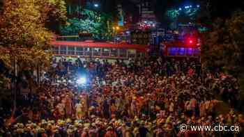 Thailand lifts emergency measures in bid to calm protests