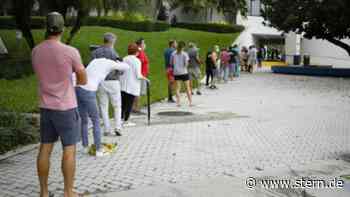 Lange Schlangen auch vor Wahllokalen in Florida - STERN.de
