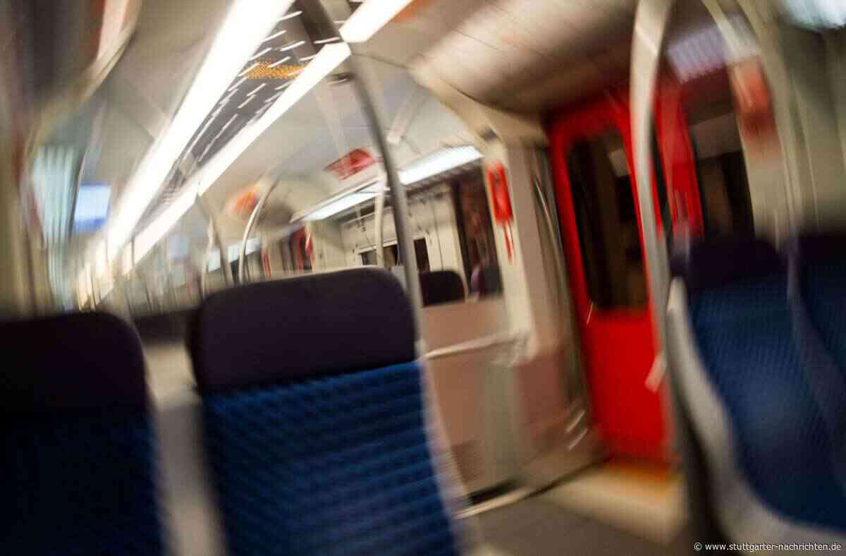 Zwischen Sindelfingen und Böblingen - 16-Jährige in S-Bahn sexuell belästigt – Zeugen gesucht - Stuttgarter Nachrichten