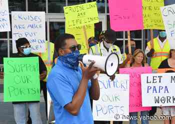 Rally at Port Canaveral pushes return to cruises by ending federal &#39;no-sail&#39; order