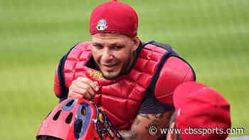 Yadier Molina claims MLB doesn't want him to catch Johnny Bench in Gold Gloves, but there's a problem