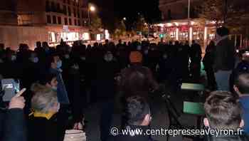 Rodez : les restaurateurs réunis place d'Armes pour afficher leur solidarité... et leurs inquiétudes - Centre Presse Aveyron