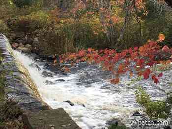 Best Hiking Trails In Rhode Island To See The Fall Colors - Coventry, RI Patch