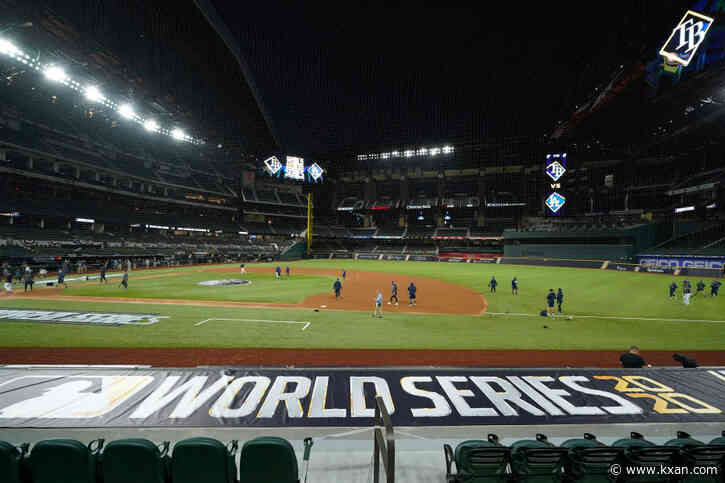 Roof closed at Rangers ballpark for World Series Game 3