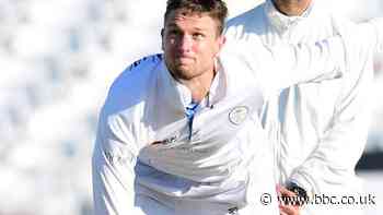 Mattie McKiernan & Tom Wood extend Derbyshire stays