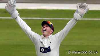Tom Cullen: Glamorgan wicketkeeper gets new deal