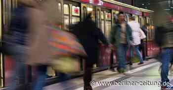 Polizei sucht Täter: Berlinerin auf Bahn-Gleise gestoßen - Berliner Zeitung