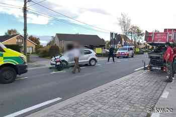 Motorrijder raakt gewond bij ongeval op de Torhoutsesteenweg in Zedelgem - Krant van Westvlaanderen